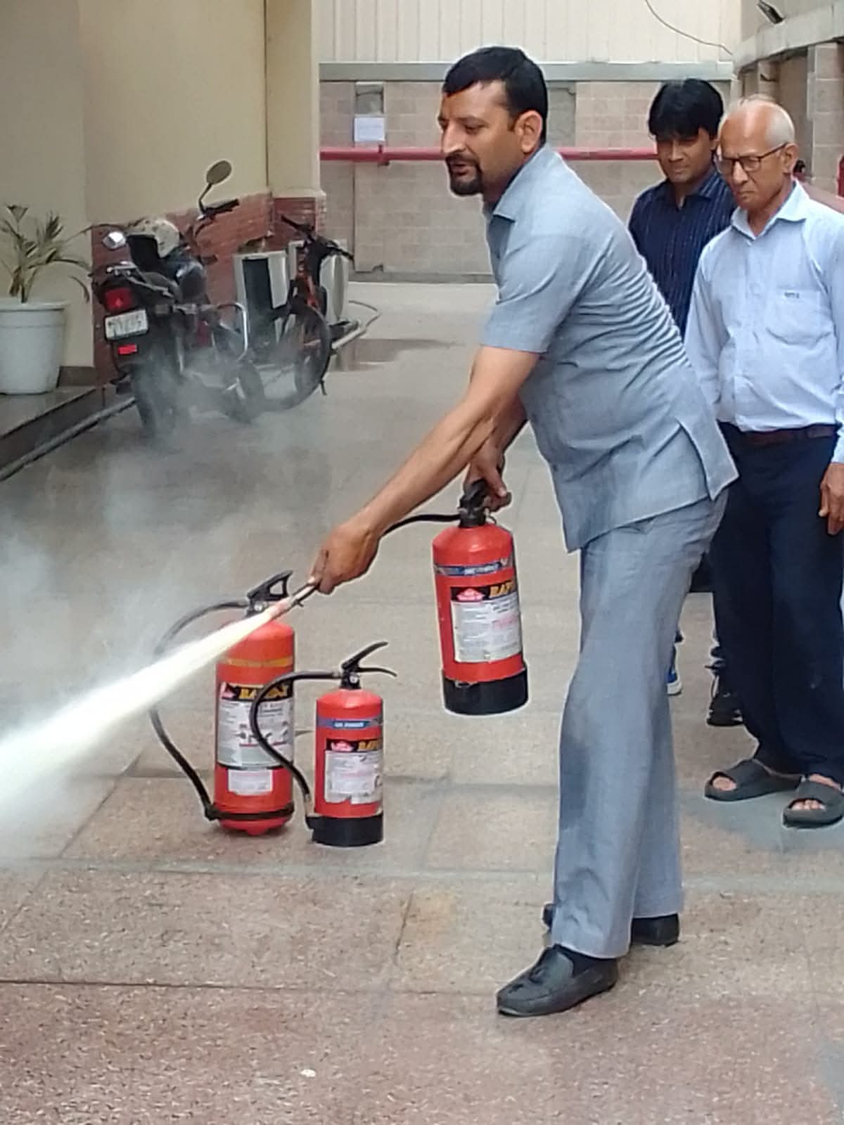 Smoke detector demonstration
